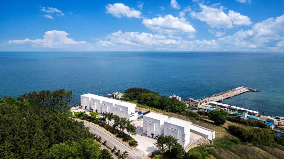 Exterior & Views, Yeongdeok Donggwang Pool Villa, Yeongdeok