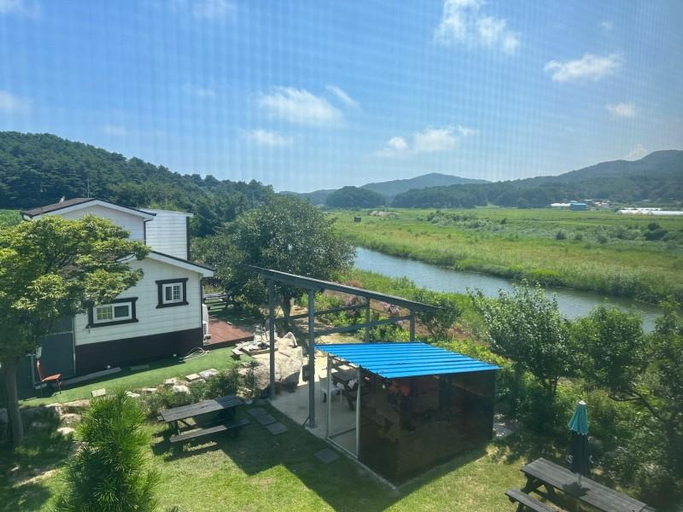 Others 2, Goseong Sanuri Pension, Goseong