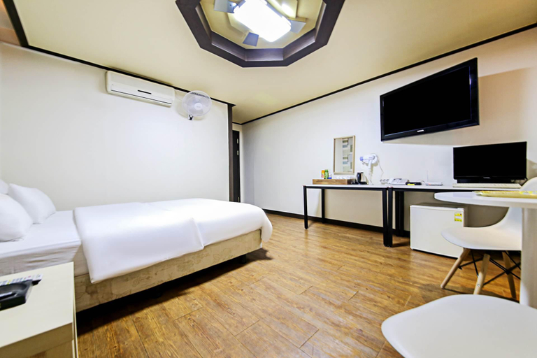 Bedroom 4, Asan Geumgang, Asan