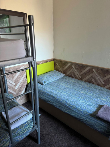 Bedroom 3, Victoria hotel, Blackpool