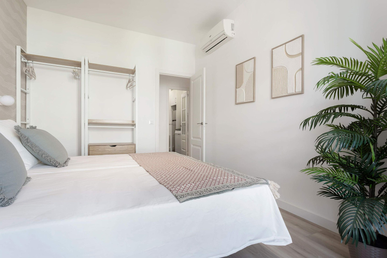 Room 5, Genteel Home Reina Sof a IV, Madrid