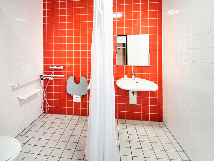 Bathroom 5, B&B Hotel Aschaffenburg, Aschaffenburg
