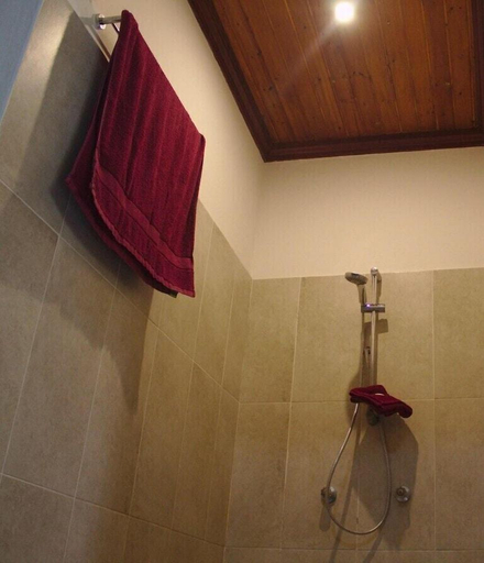 Bathroom 3, Nid'Aigle