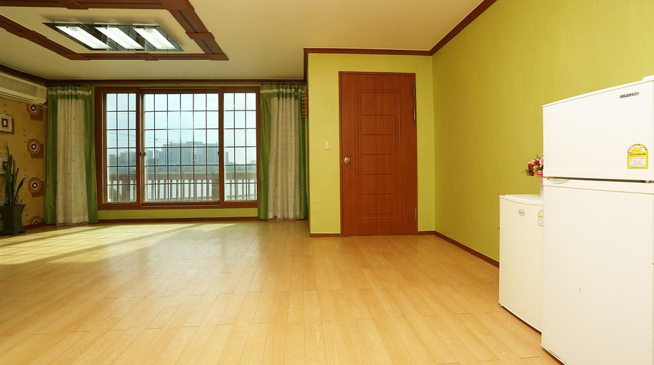 Others 4, Taean Sunset Jinsan Pension, Taean
