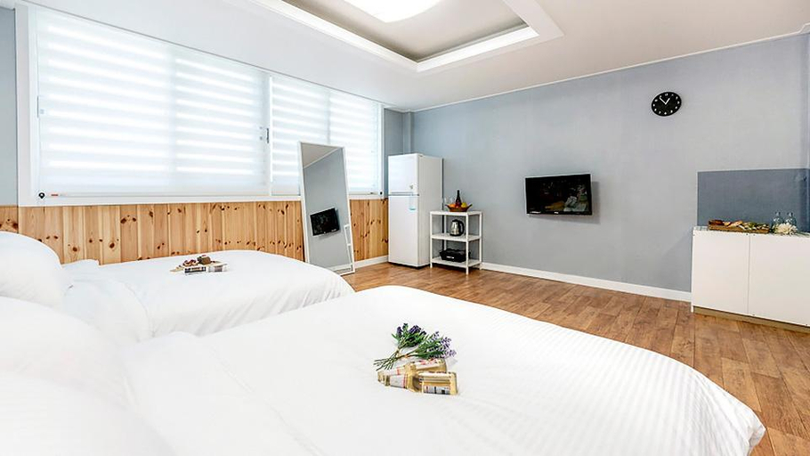 Bedroom 4, Geojae marine boy pension, Geoje