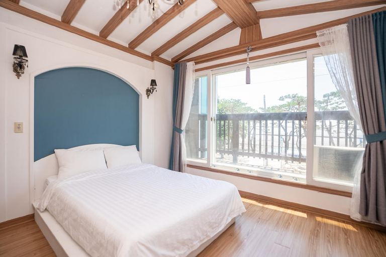 Bedroom 2, Ganghwa Sea Love Pension, Ganghwa