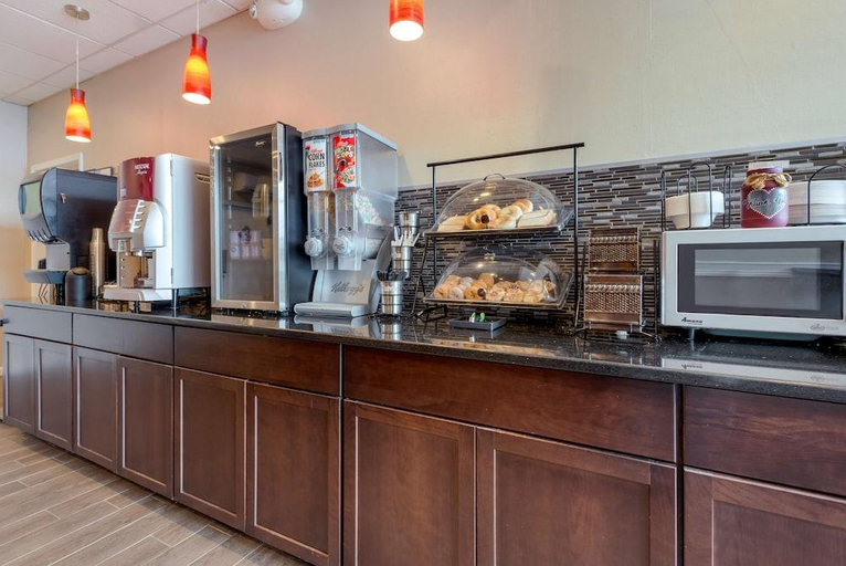 Food & Drinks 5, Ramada Limited Tannersville/Poconos, Monroe