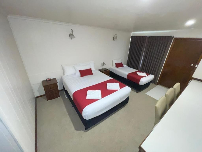 Bedroom 2, Jerilderie Motor Inn, Jerilderie