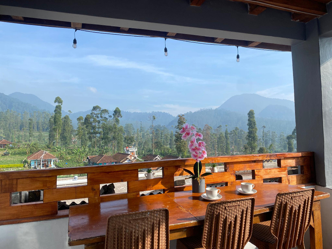 Food & Drinks, VILLA NADIVIYA, Bandung