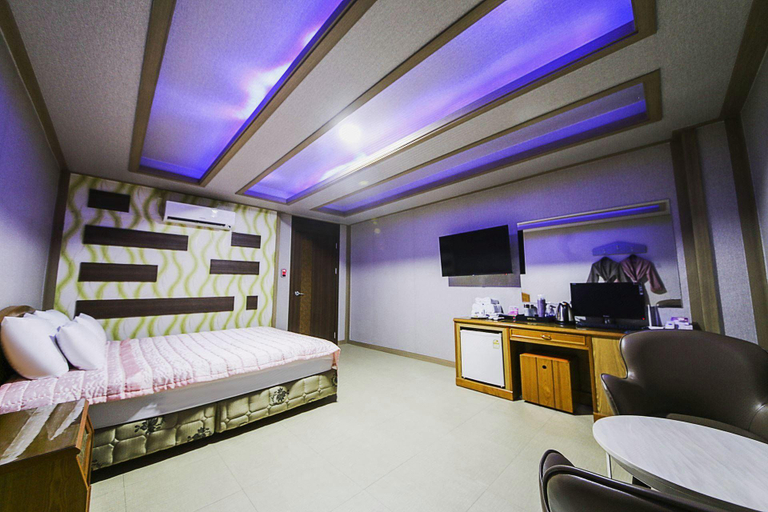 Bedroom 4, Yesan Spatel, Yesan