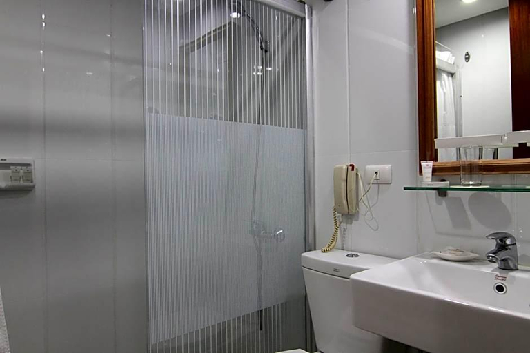 Bathroom 4, WellCome Hotel, Cebu City