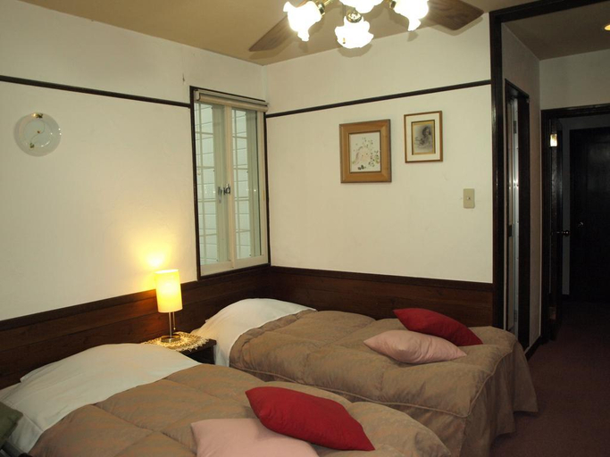 Bedroom 4, Royal Silk Inn, Myōkō