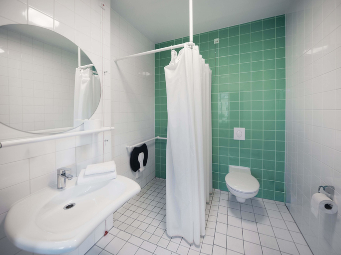 Bathroom 5, B&B Hotel Jena, Jena