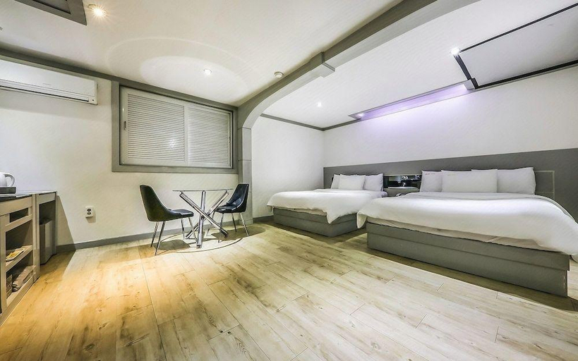 Bedroom 2, Seosan Sky Hotel, Seosan