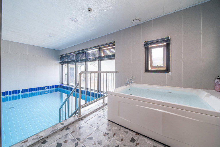 Bathroom 3, Goseong Syarala Poolvilla, Goseong