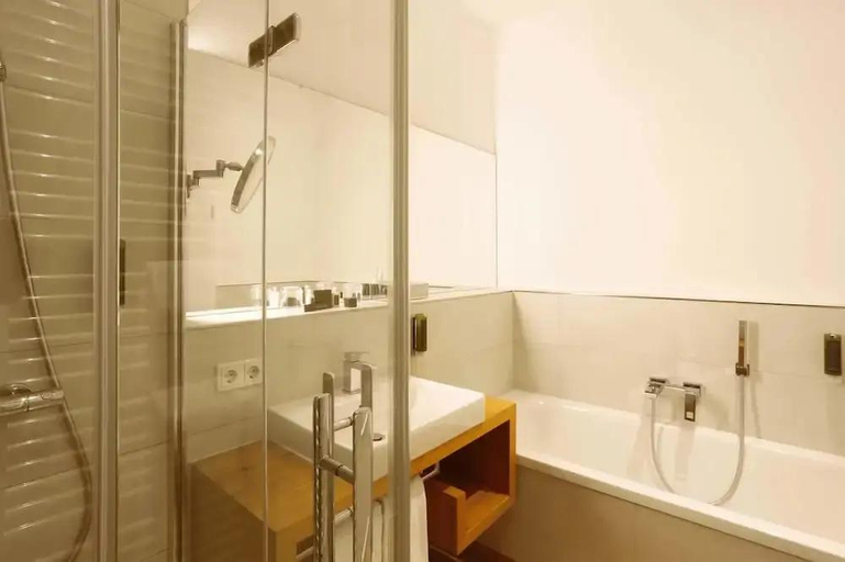 Bathroom 5, DAS AUNHAMER Suite & Spa Hotel - Adults Only, Passau