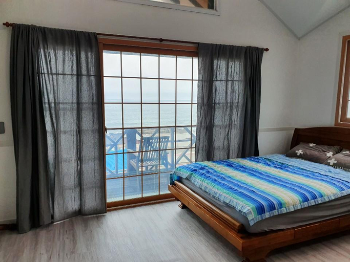 Bedroom 2, Uljin Sunrise Sea Pension, Uljin