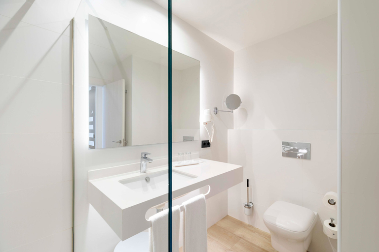 Bathroom 5, Hotel THB Naeco Ibiza - Adults Only, Baleares