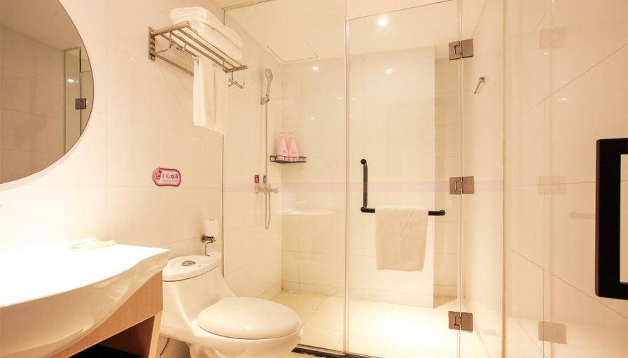 Bathroom 3, 24h Weimei Hotel (Xintang Metro Station), Guangzhou