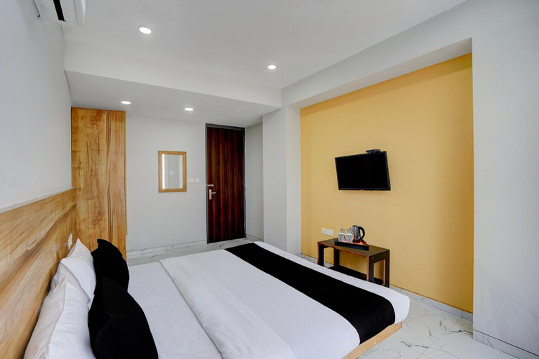 Room 2, Super Deluxe Room Old Railway Road, Gurgaon