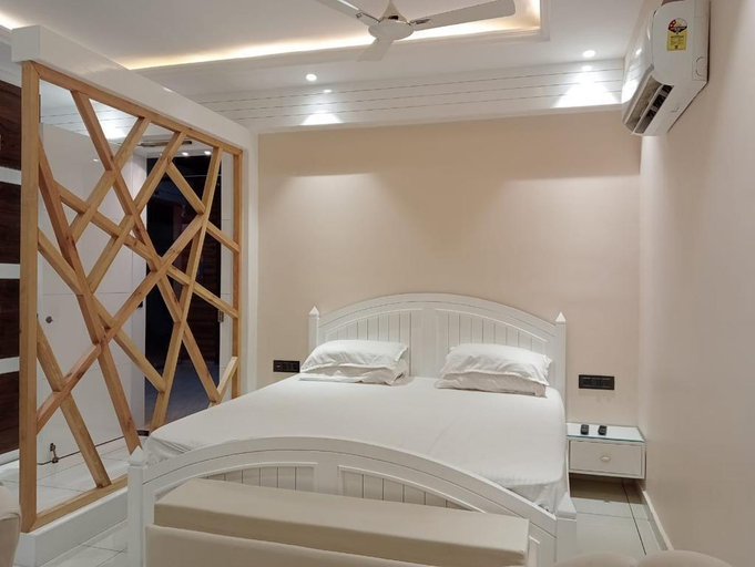 Bedroom 5, Myst, Sahibzada Ajit Singh Nagar