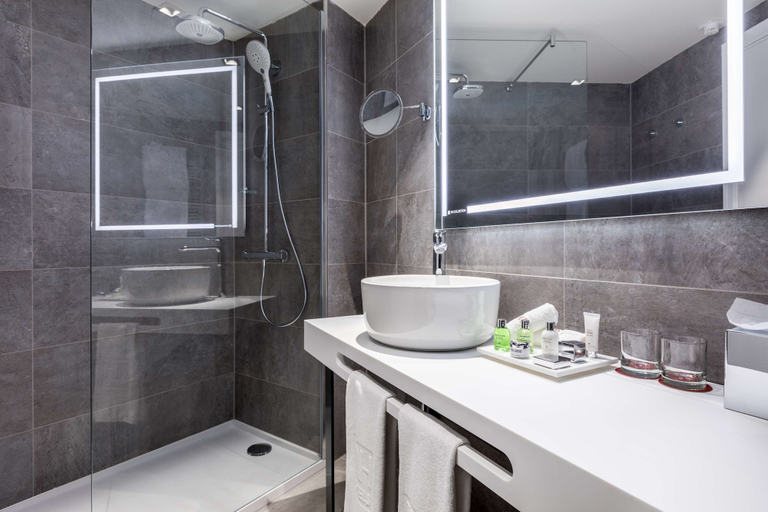 Bathroom 4, NH Collection Brussels Grand Sablon, Bruxelles