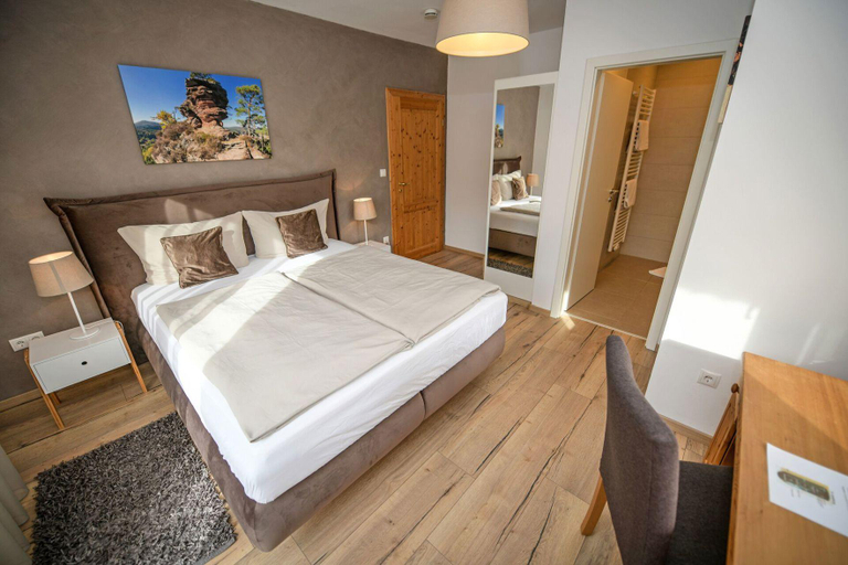 Bedroom 2, Landgasthaus zur Krone, Südwestpfalz