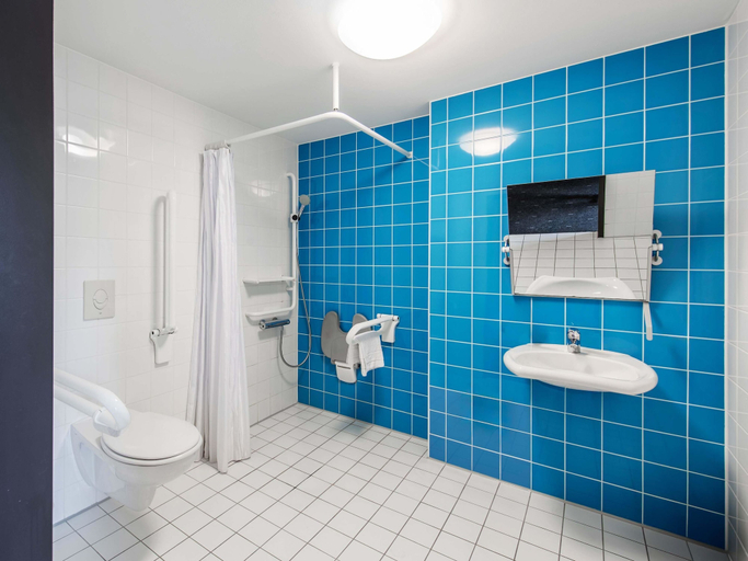 Bathroom 5, B&B Hotel Augsburg-Süd, Augsburg