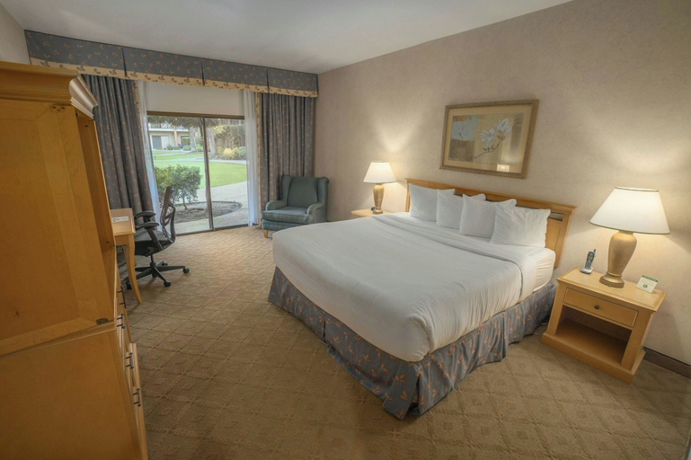 Bedroom 4, Piccadilly Inn Airport, Fresno