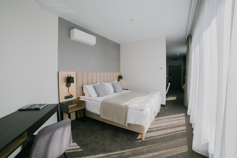 Bedroom 3, B&B HOTEL Warsaw East, Warsaw
