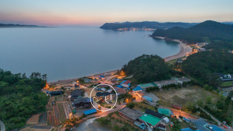 Exterior & Views 1, Taean Cherbourg Ocher Pension, Taean