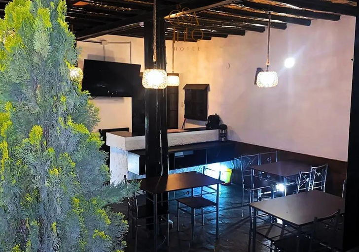 Others 3, La casa de Theo, Arequipa
