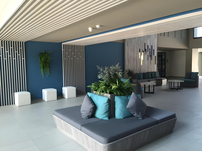 Public Area 4, LPN Cha-am Beachfront Wifi 10m to Beach 1BR ติดทะเล, Cha-Am