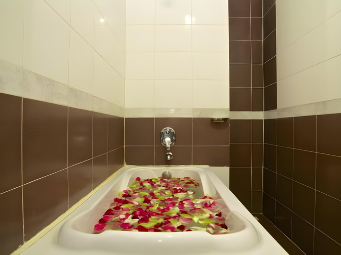Bathroom, Angkor Vattanakpheap Hotel, Siem Reap