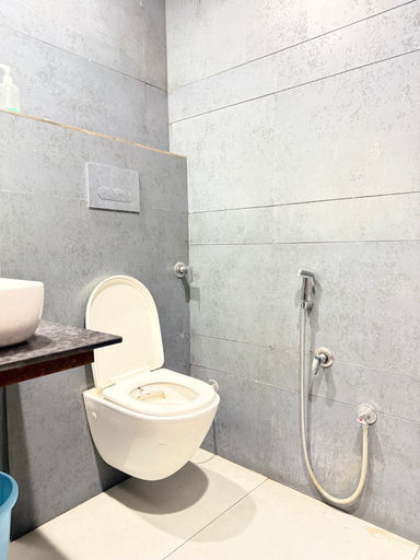 Bathroom 2, Hotel M9, Ludhiana