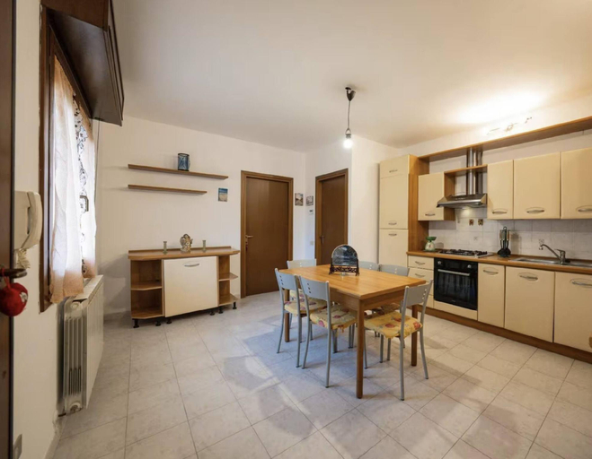 Kitchen 3, Apartment in a 2-bedroom house, Verona