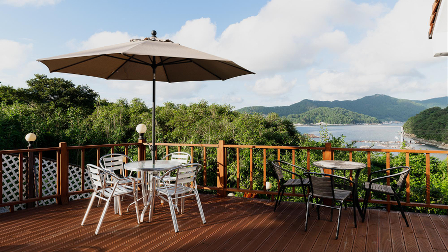 Others 3, Tongyeong Arasom Pension, Tongyeong