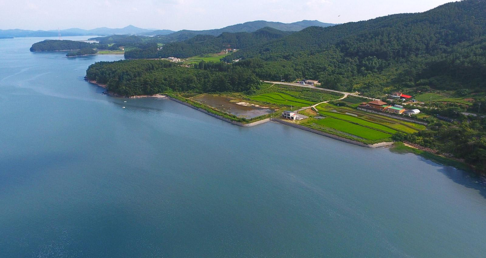 Others 3, Taean Badarang Pension, Taean