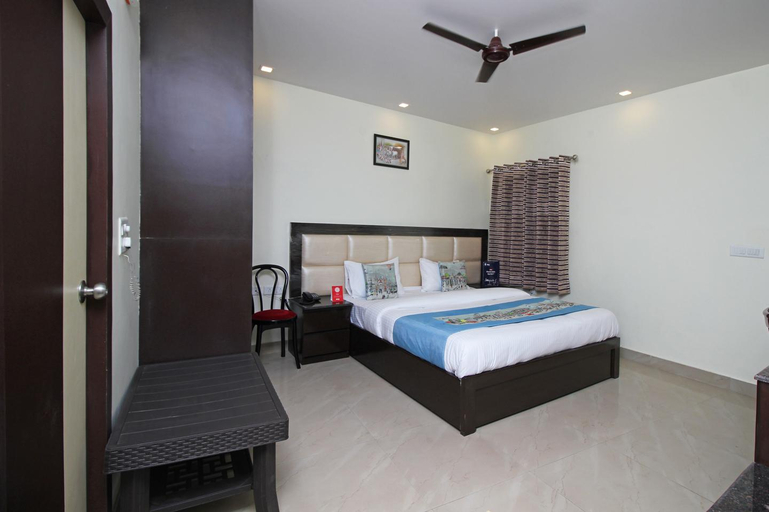 Bedroom 1, US Executive Suites, Gurgaon