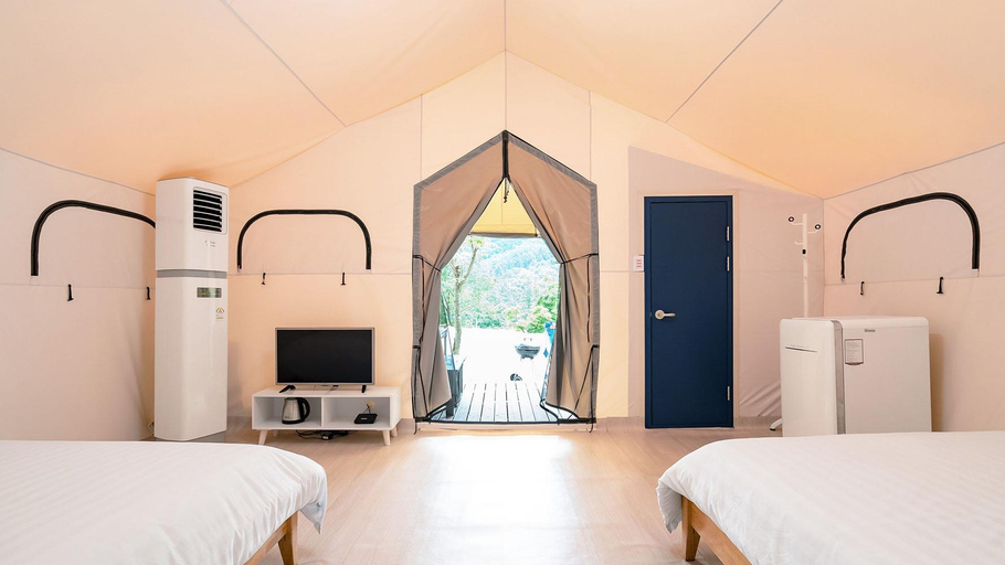 Bedroom 5, Gapyeong Moonlight Garden Glamping and Caravan, Gapyeong
