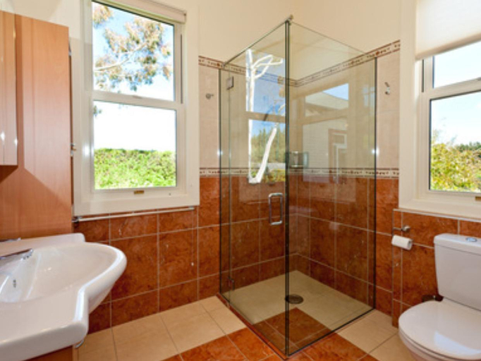 Bathroom 4, Woodgrove Homestead, Hurunui