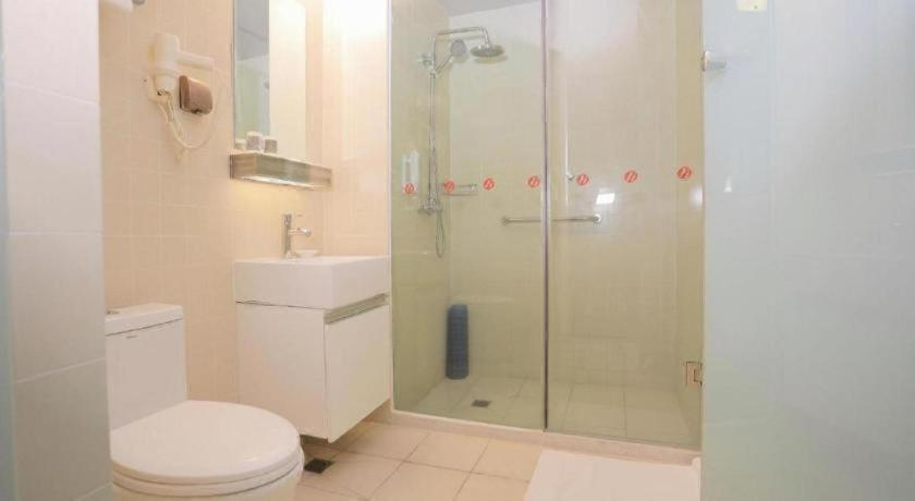 Bathroom 3, Jinjiang Inn Select Urumqi Midong Avenue, Ürümqi