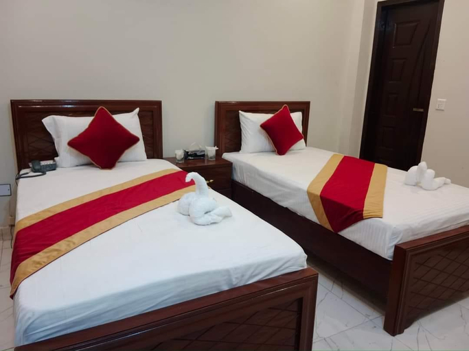 Bedroom 3, Comfort Zone Hotel, Lahore