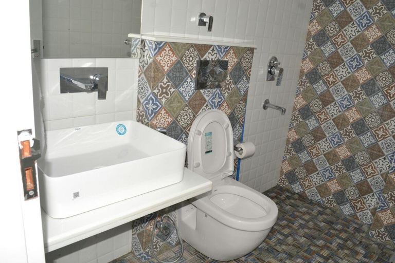 Bathroom, Skylark Hotel and Restaurant, Dehradun