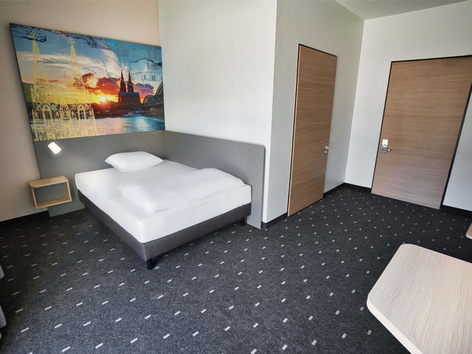 Bedroom 4, B&B Hotel Köln-City, Köln
