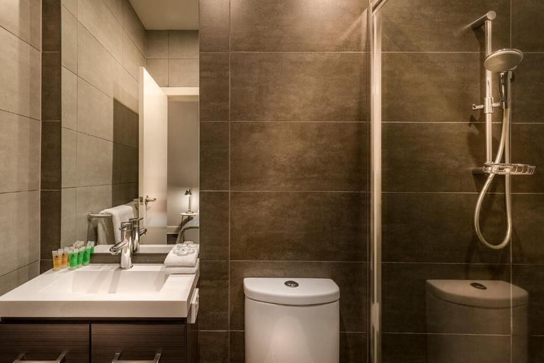 Bathroom 5, Como Court, Melbourne