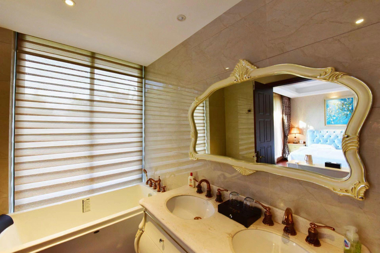 Bathroom, Linyu Huaxi Hot Spring Holiday Hotel, Zhangzhou