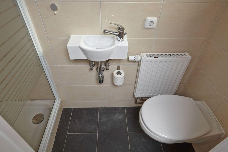 Bathroom 3, Ferienhaus & Appartments Düneneck 8, Nordfriesland