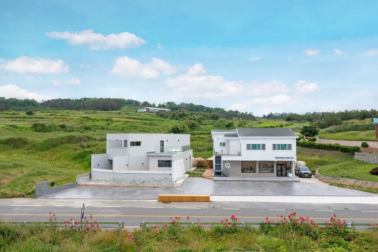 Exterior & Views 5, Pohang Poremer Pool Villa, Pohang