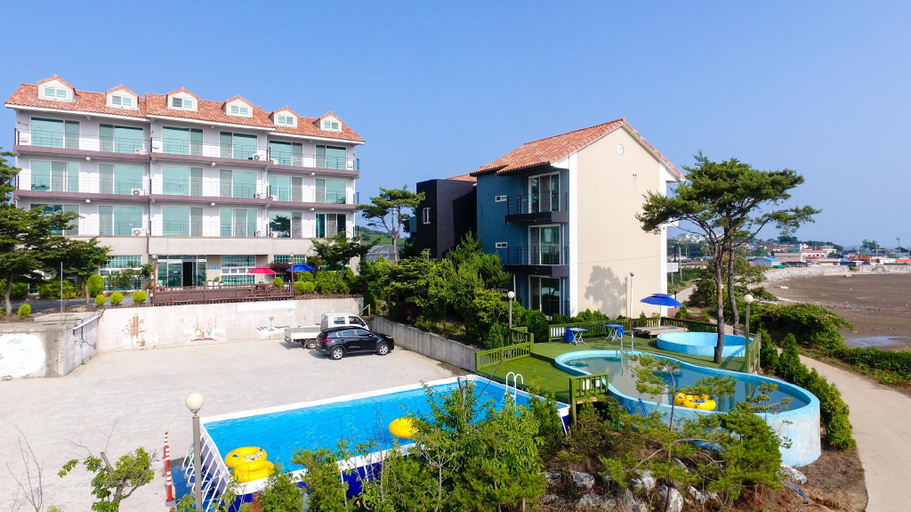 Exterior & Views 1, Taean Solbit Resort, Taean